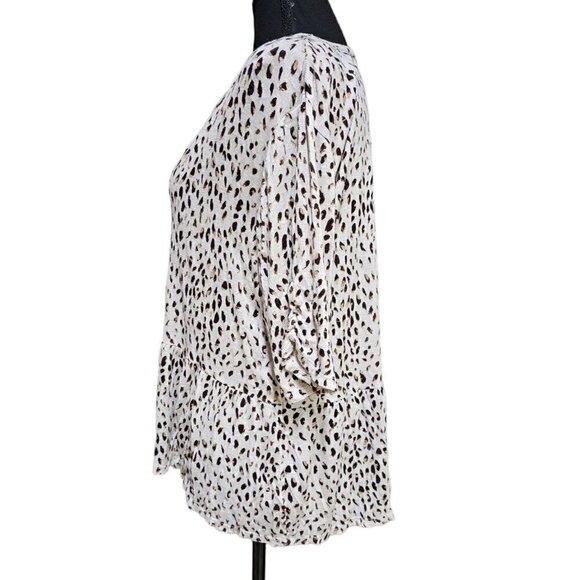 AGB Leopard Print Loose Fit Babydoll Style, Lightweight Blouse, Size Medium - Picture 3 of 7